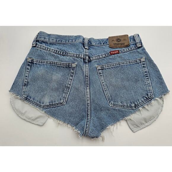 Wrangler Women's Size 32 Regular Fit Cutoff Daisy Duke Medium Wash Jean Shorts - Picture 6 of 6